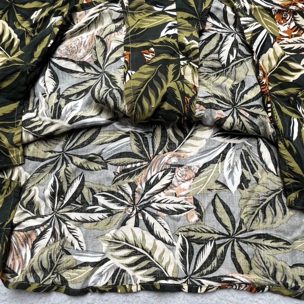 Banana Republic Mens M Standard Fit Tropical Tiger Leaf‎ Print Rayon Shirt Olive